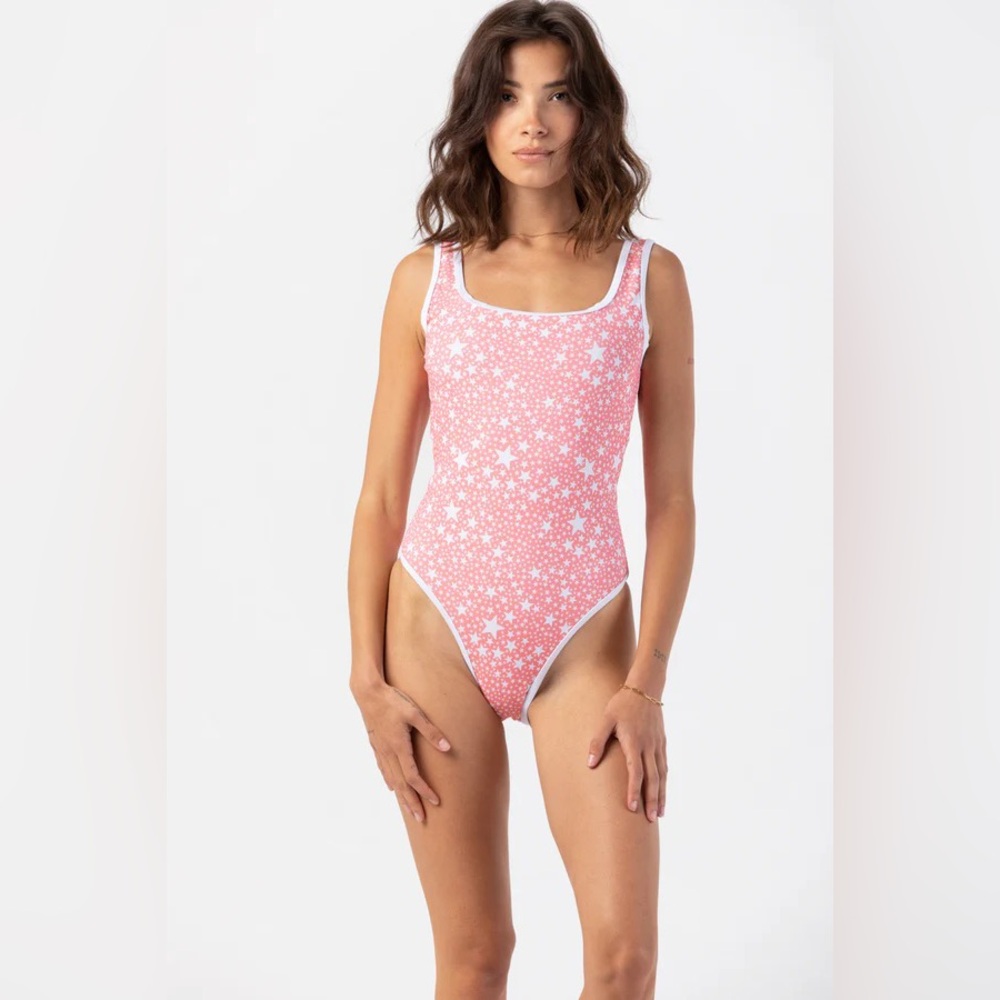 Lainsnow OCEAN ISLE ONE PIECE- CORAL STAR PRINT X TIARE HAWAII size medium